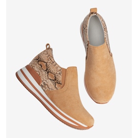 BM Orange Sneaker auf dem Infinitale Wedge 1