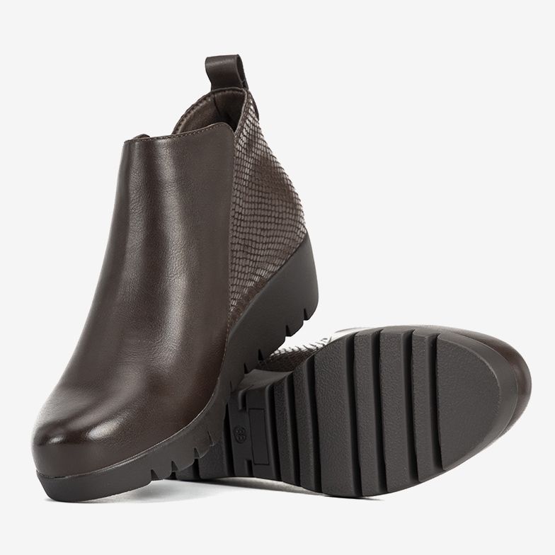 Braune Stiefel auf zartem Keilabsatz Enrica 1