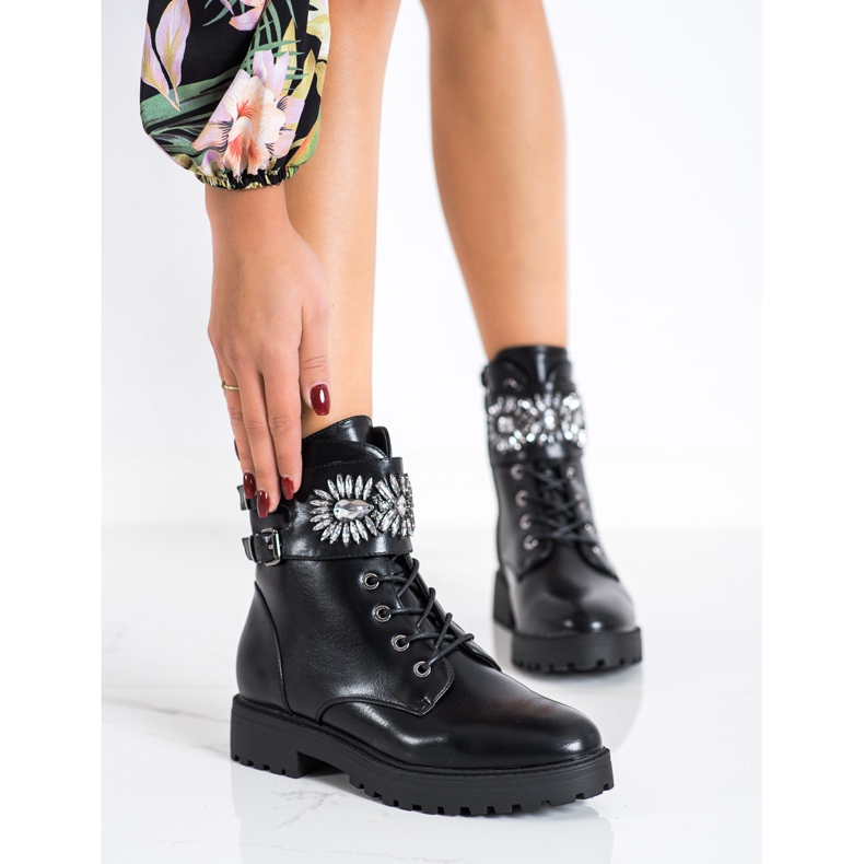 Bestelle Stilvolle Arbeiter mit Kristallen schwarz 1