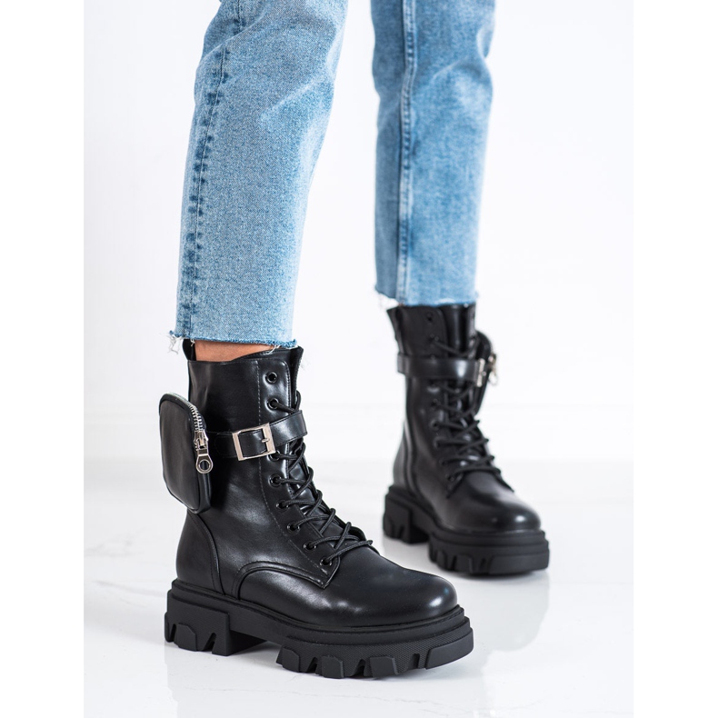 Bestelle Schwarze Vokrery mit Tasche 1