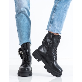 Modische Arbeiter auf der VINCEZA-Plattform schwarz 2