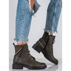 Stiefel mit dekorativem Vinceza-Gürtel grün 1