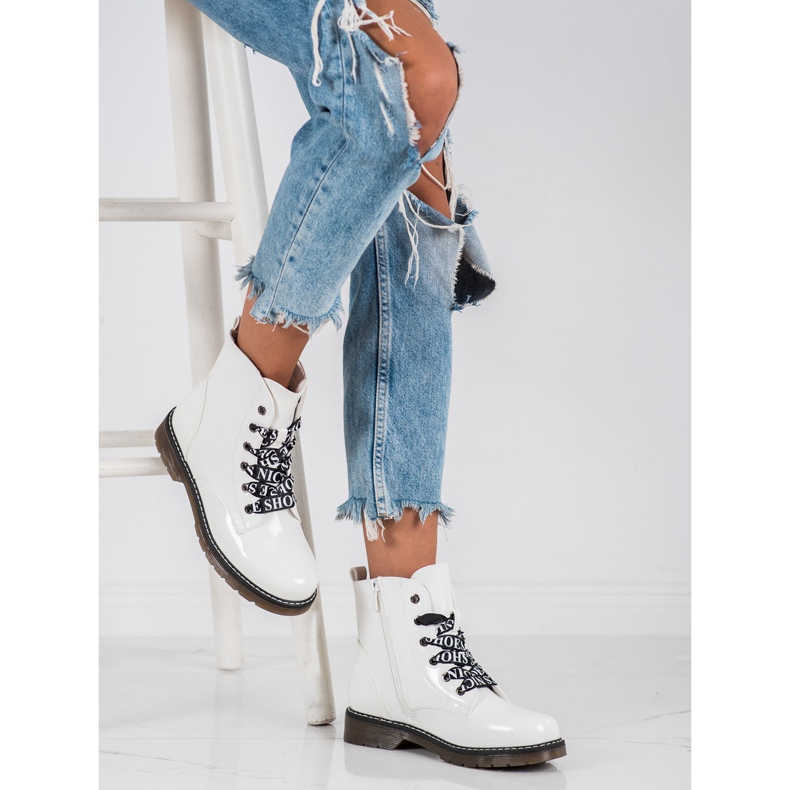 Stiefel mit dekorativer VINCEZA-Bindung weiß 2