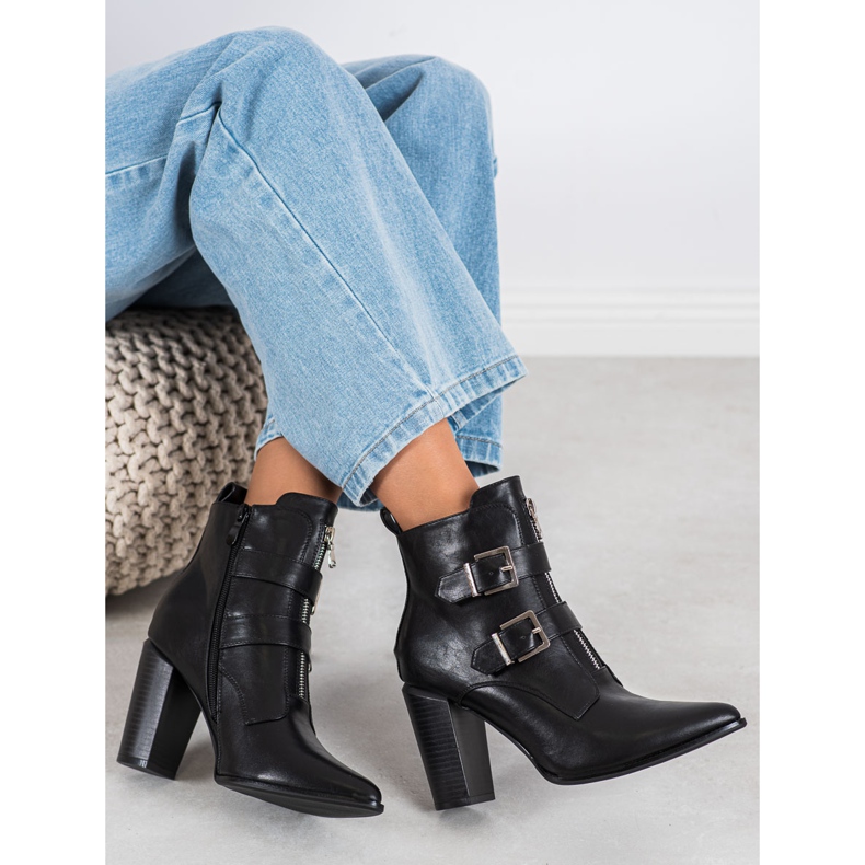 Stilvolle Stiefel in Spitz VINCEZA schwarz 1