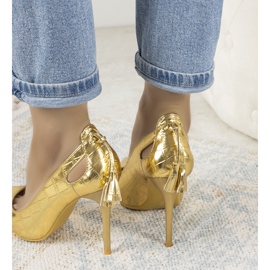 Goldnadeln mit dekorativen Permewan-Ausschnitten golden 1