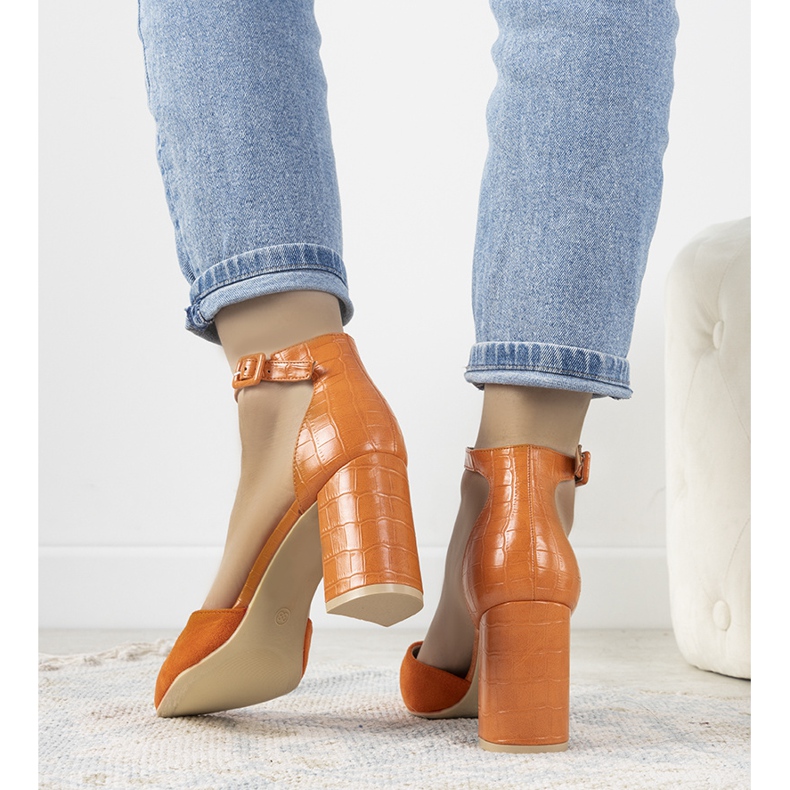 Orange Pumps auf dem Posten von Natalie 2