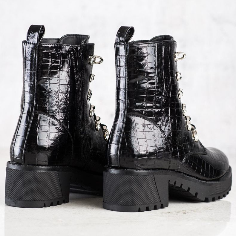 Bestelle Stilvolle isolierte Arbeiter schwarz 1