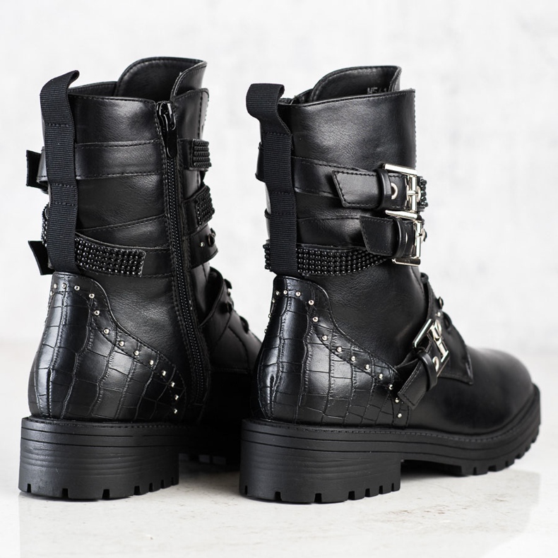 Erynn Schwarze Arbeiter mit dekorativen Schnallen 1