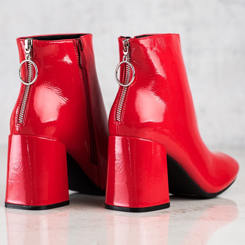 Lucky Shoes Lackierte Stiefel am Pfosten rot 1