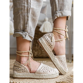 Peekaboo beige durchbrochene Espadrilles 1