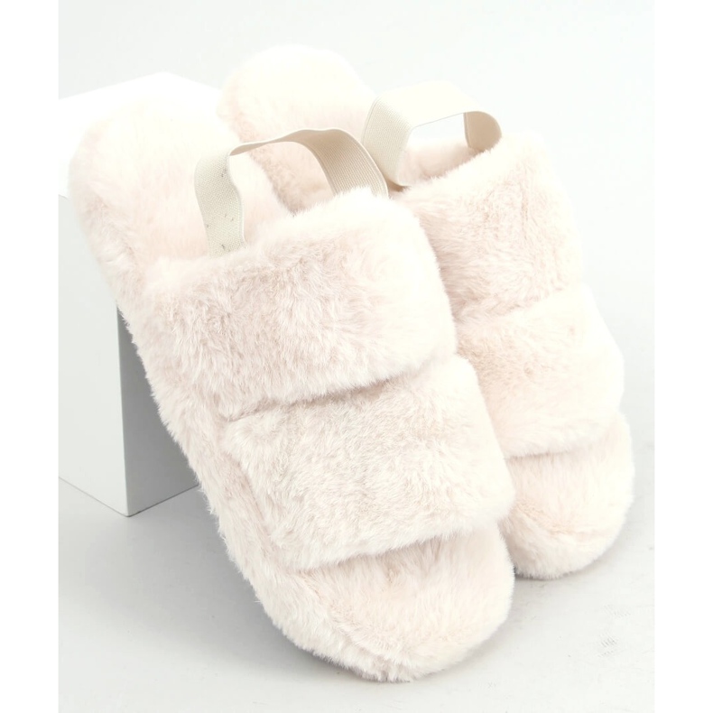 Damenhausschuhe aus cremefarbenem Pelz N-92 Beige ecru 1