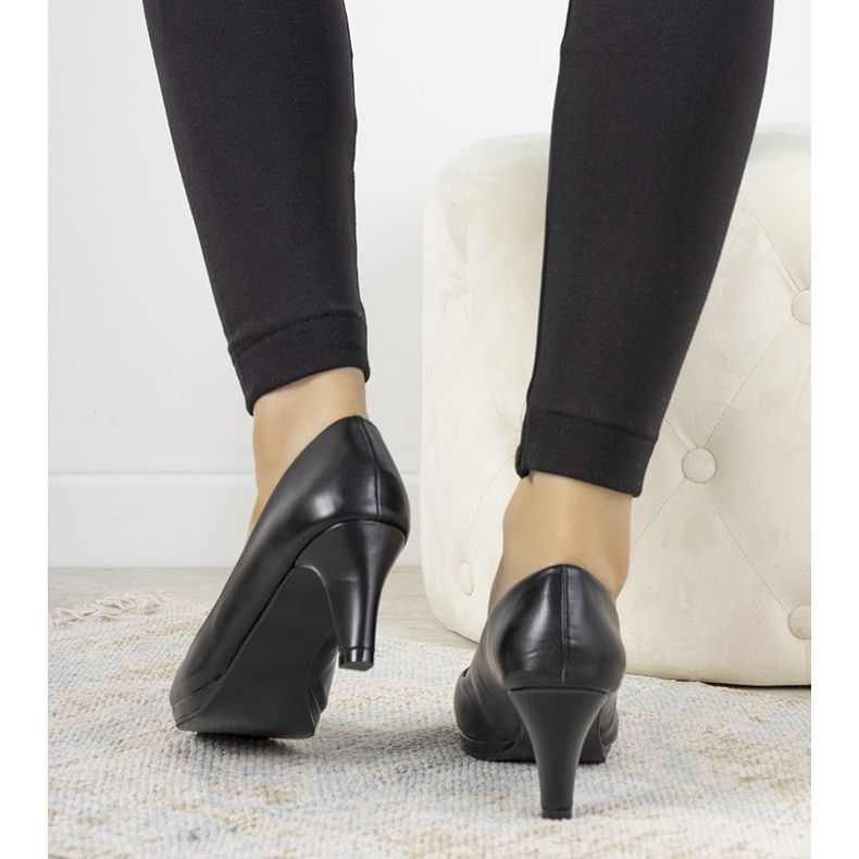 Schwarze Pumps auf Stilettoabsatz aus Kunstleder Fink 1