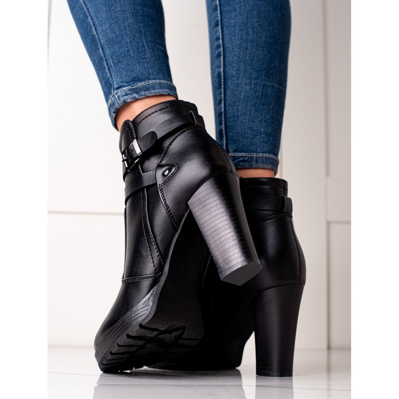 Lovery Schwarze Stiefel auf High Heels 1