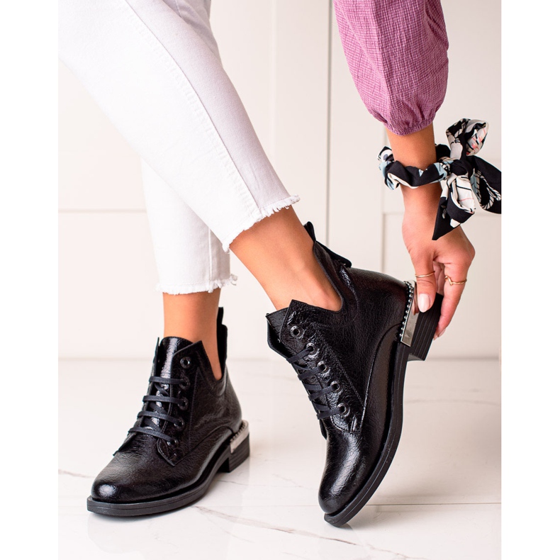 W. Potocki Modische Stiefel mit ausgeschnittenem Potocki schwarz 1