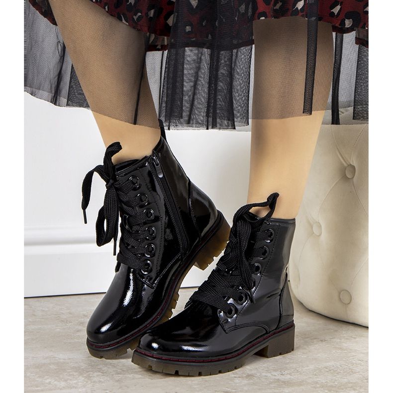 Evento Delphine schwarze Lackstiefel 2