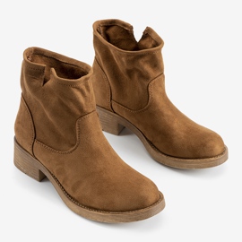 Orva Stiefel mit flachem Absatz in Camel braun 1