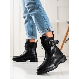 Erynn Schwarze Arbeiter mit einer Schnalle 2