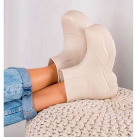 TRENDI Gummistiefel auf der Fashion-Plattform weiß 1