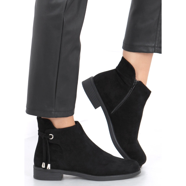 BM Schwarze flache Damenstiefel MR-10 Black 1