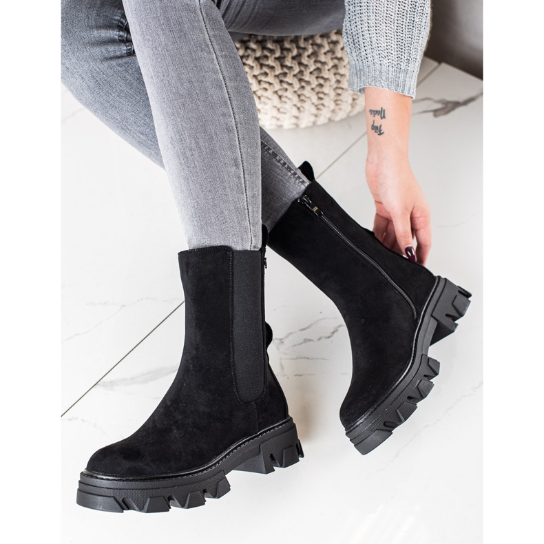 Sweet Shoes Modische schwarze Stiefel auf der Plattform 2