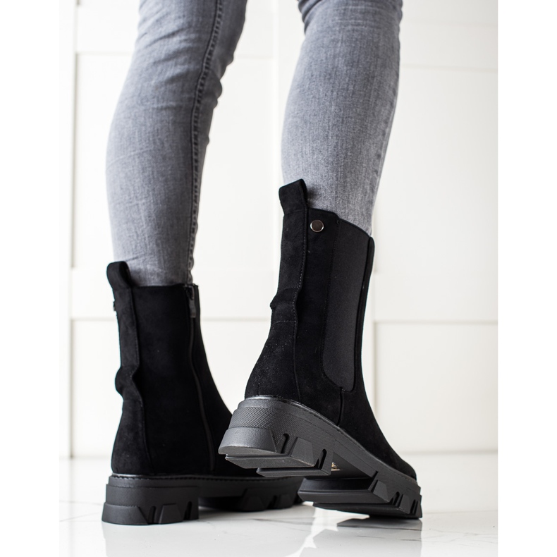 Sweet Shoes Modische schwarze Stiefel auf der Plattform 1
