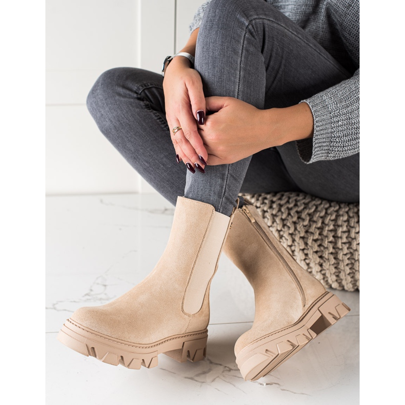 Sweet Shoes Modische beige Stiefel auf der Plattform 2
