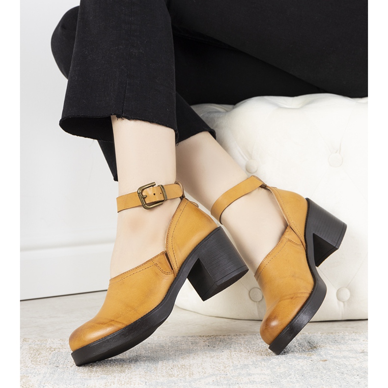 Kamelschuhe auf dem Christiane-Pfosten braun 2