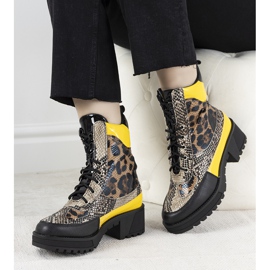 Schwarze Trapper im Tiermotiv von Felis 1