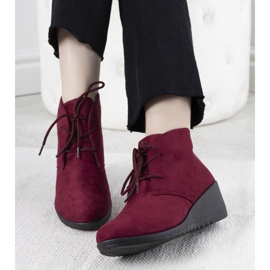 Kastanienbraune Stiefel auf dem Keil Jessamine rot 1