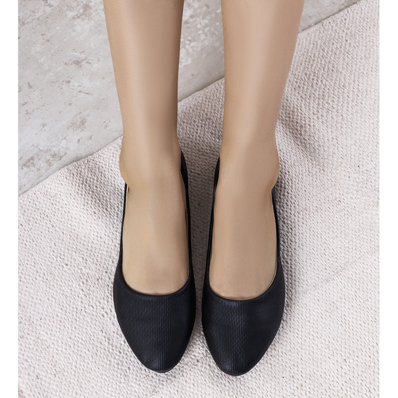 Schwarze Ballerinas aus Öko-Wildleder von Silma 1