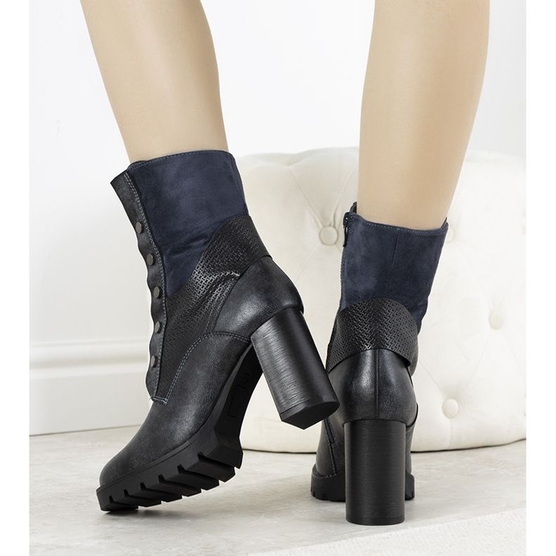 Marineblaue Stiefeletten am Alvarado-Pfosten beige navy blau 2