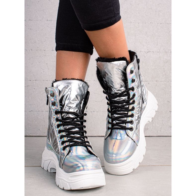 Silberne Stiefel auf der VINCEZA-Plattform silber- 1