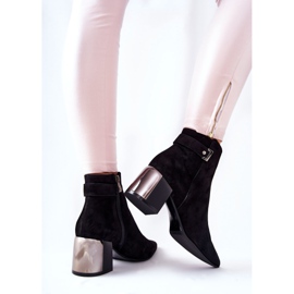 Lederstiefel auf einem Pfosten Laura Messi schwarz 2354 1