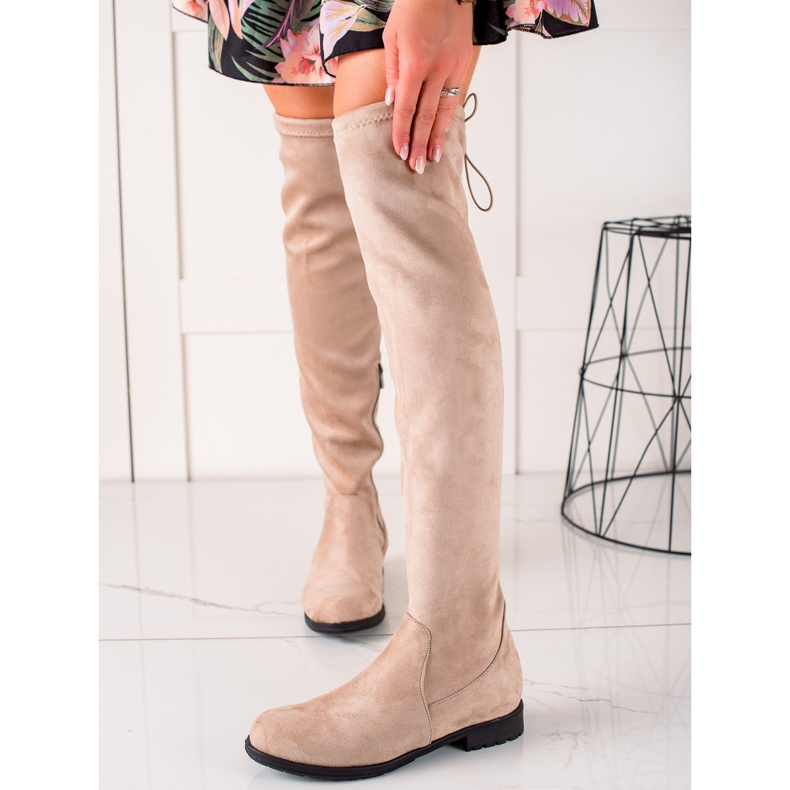 TRENDI Beige Musketiere 1