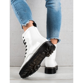 Vinceza Stilvolle, warme Trapper weiß 1