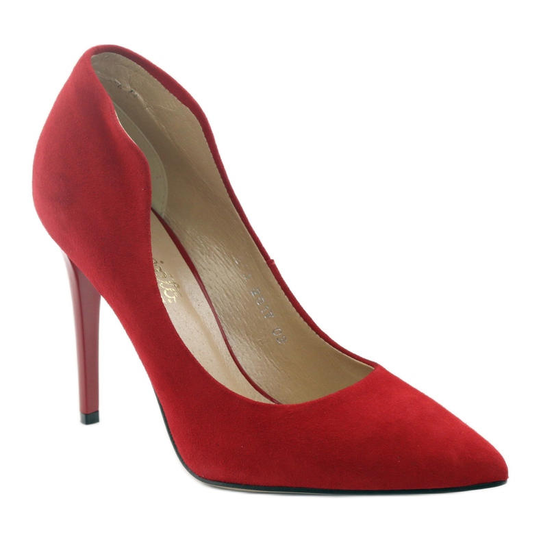 Espinto Pumps auf einem roten Pin 1
