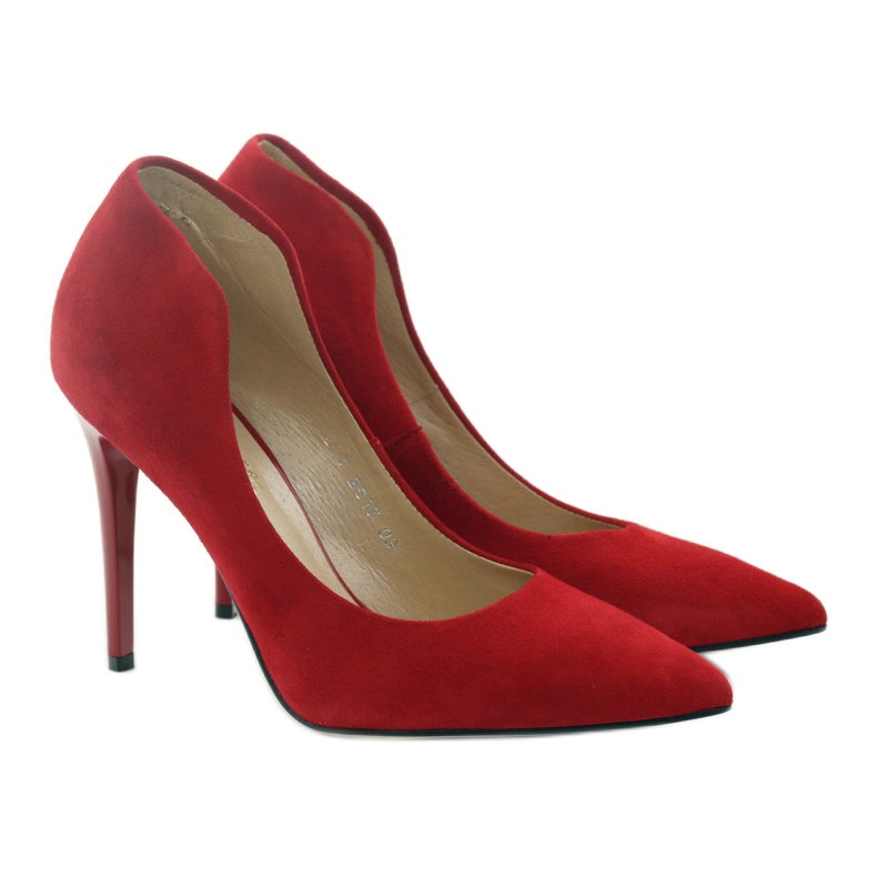 Espinto Pumps auf einem roten Pin 4