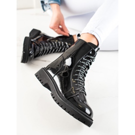 TRENDI Schwarze Schnürstiefel 1