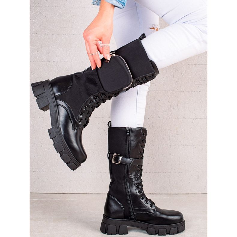 TRENDI Hohe schwarze Stiefel mit Tasche 1