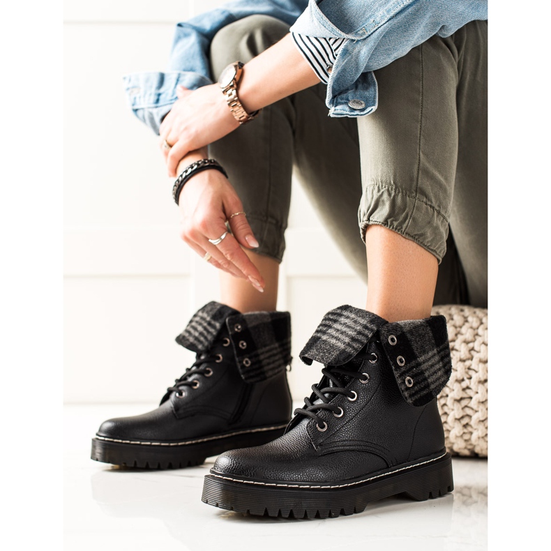 TRENDI Stiefel mit umgeschlagenem Schaft schwarz 1