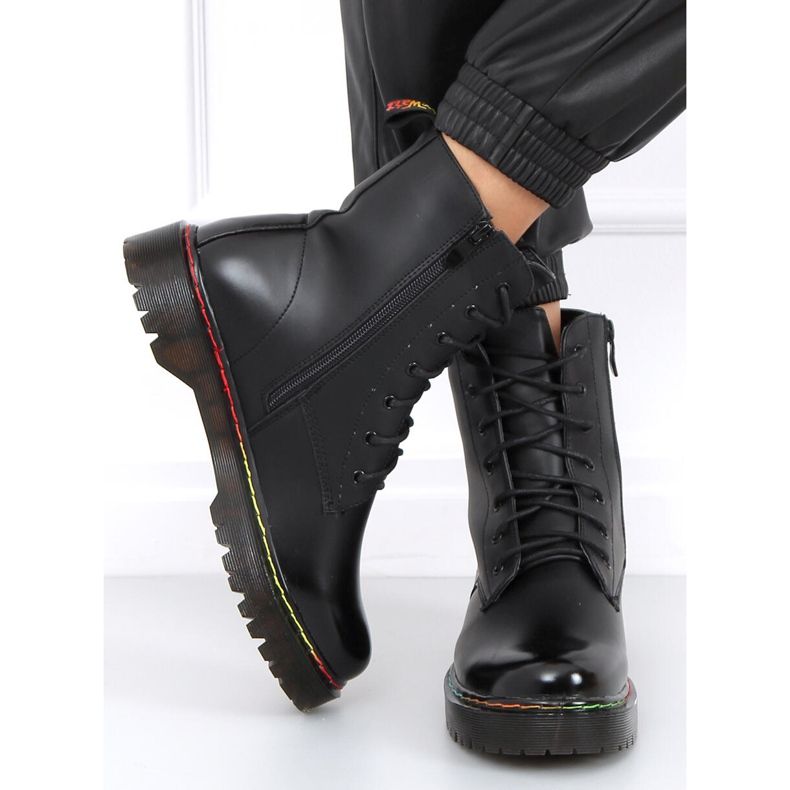 Martensiaki mit dem farbigen Ohio Black Faden schwarz 2