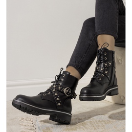 Schwarze isolierte Stiefel von Joann 1