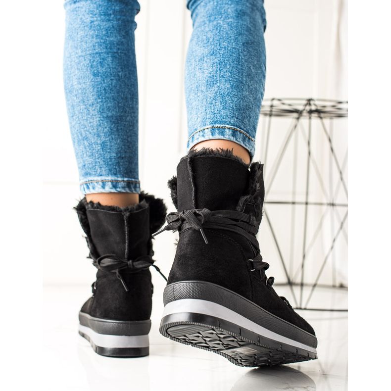 TRENDI Schwarze Wildleder-Schneestiefel 1