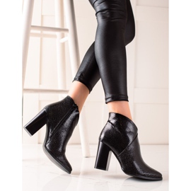 Filippo Schwarze Stiefel mit Schlangenmuster 2