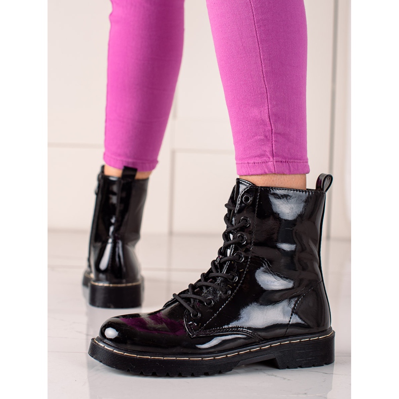 Small Swan Klassisch lackierte Wanderschuhe schwarz 1