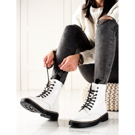 TRENDI Weiße isolierte Stiefel 2