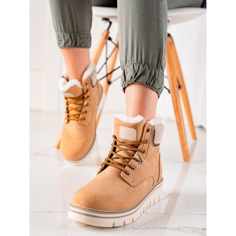 Goodin Trapper auf der Plattform braun 2