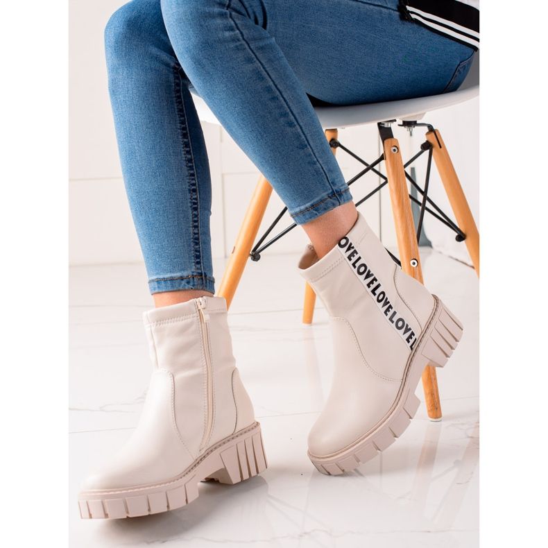 Goodin Beige Arbeiterliebe 1