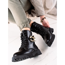 Groto Gogo Schwarze Trapper mit Ornament 1