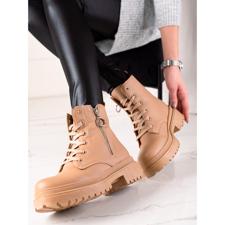 TRENDI Braune Trapper mit Reißverschluss 1